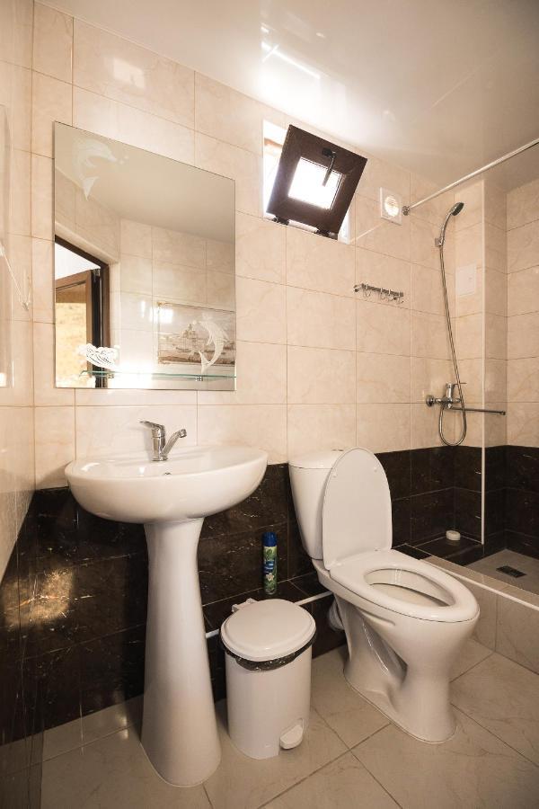 Отель "Дея" Gagra Extérieur photo