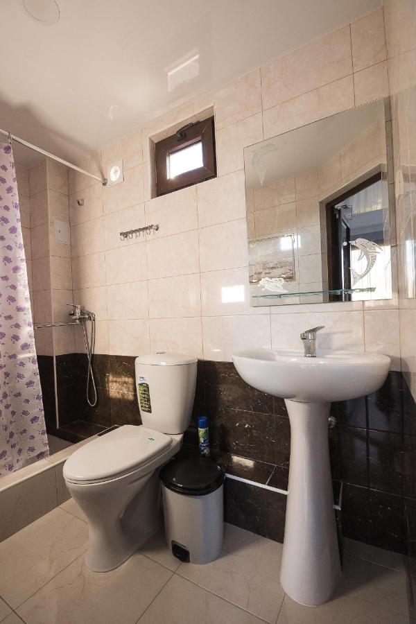 Отель "Дея" Gagra Extérieur photo